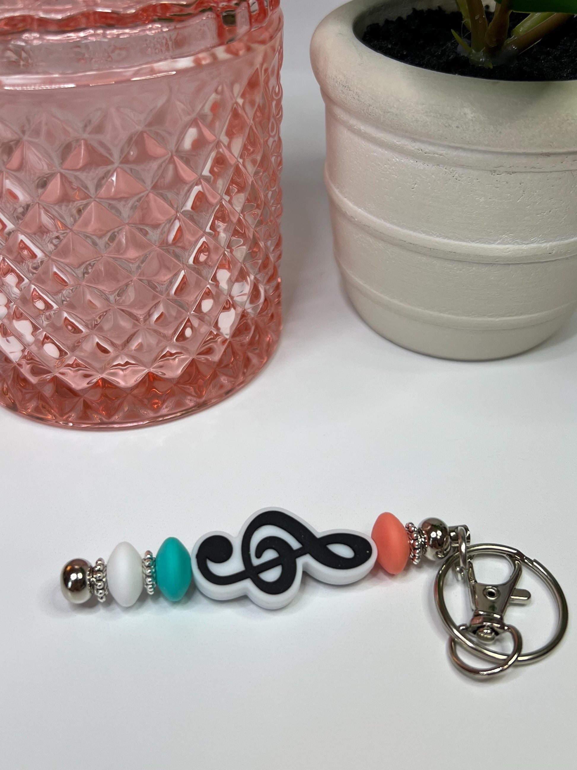 Treble Clef Silicone Bead Keychain: Musical Gift